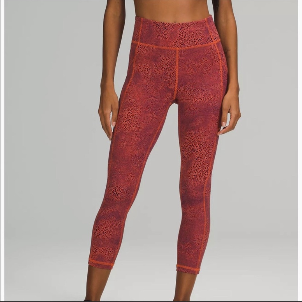 Lululemon’s Wunder Train High-Rise Crop 23"